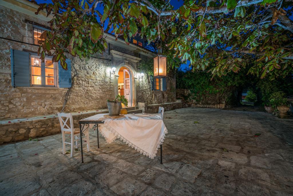 Bratis Holiday Home Kallithea  Luaran gambar
